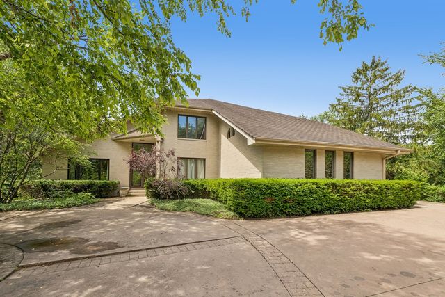 1191 Hunters Lane, Libertyville, IL 60048