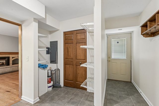 1191 Hunters Lane, Libertyville, IL 60048