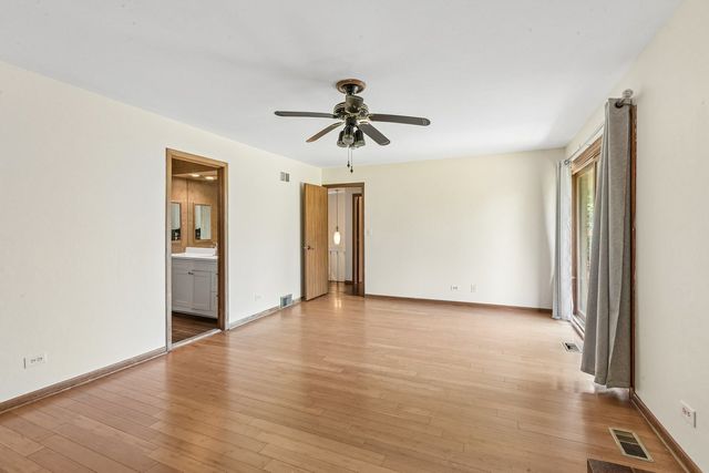 1191 Hunters Lane, Libertyville, IL 60048