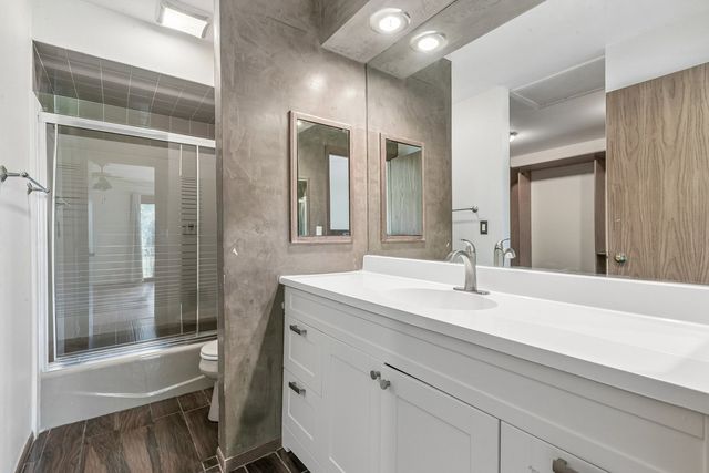 1191 Hunters Lane, Libertyville, IL 60048