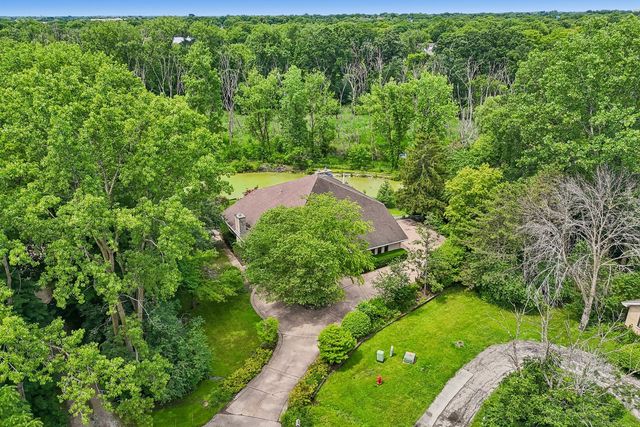 1191 Hunters Lane, Libertyville, IL 60048