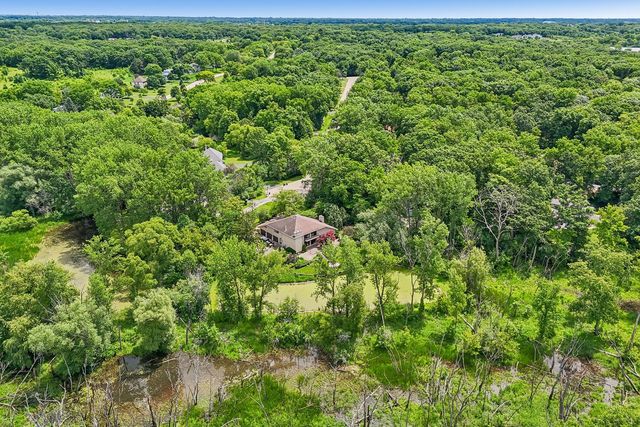 1191 Hunters Lane, Libertyville, IL 60048