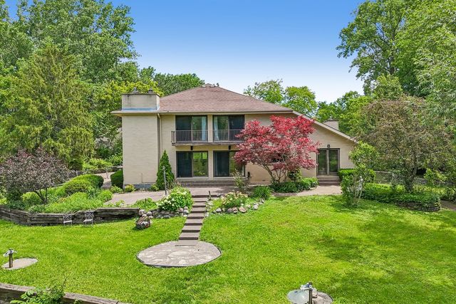 1191 Hunters Lane, Libertyville, IL 60048