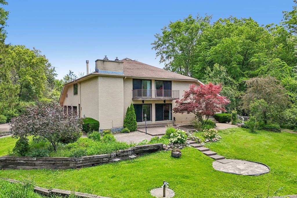 1191 Hunters Lane, Libertyville, IL 60048