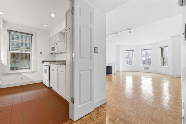 416 Commonwealth Ave 312, Boston, MA 02115