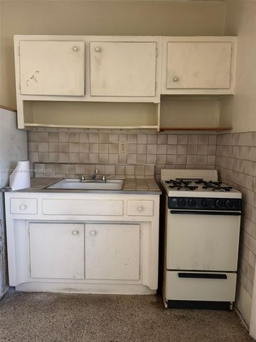 2100 NW 24th St, Miami, FL 33142