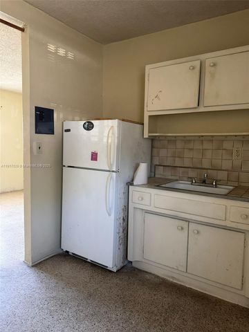 2100 NW 24th St, Miami, FL 33142