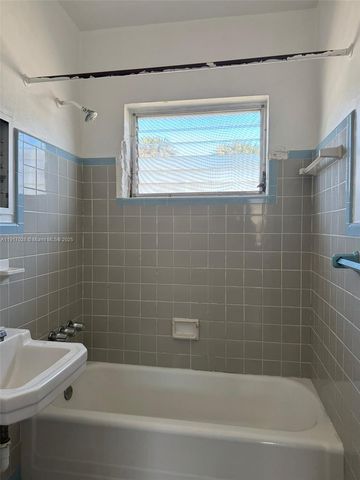 2100 NW 24th St, Miami, FL 33142