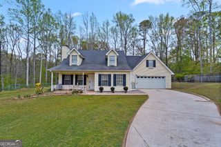 135 Creekview Dr, Newnan, GA 30263