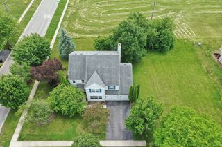 179 Cascade Drive, Crystal Lake, IL 60012
