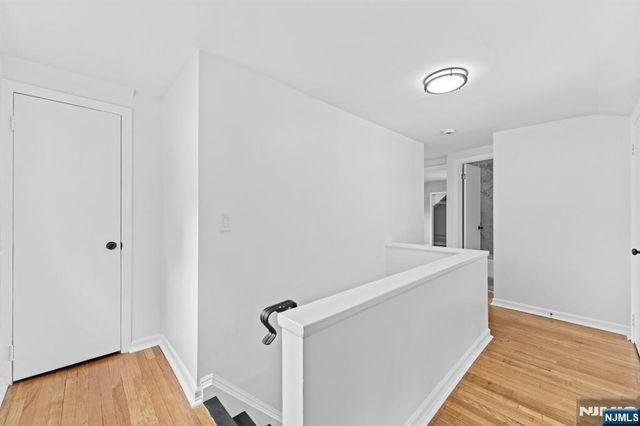 18 Farmingdale Avenue, Bloomfield, NJ 07003