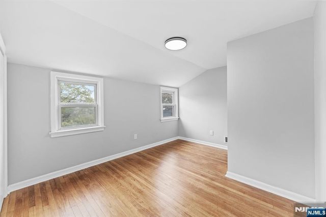 18 Farmingdale Avenue, Bloomfield, NJ 07003