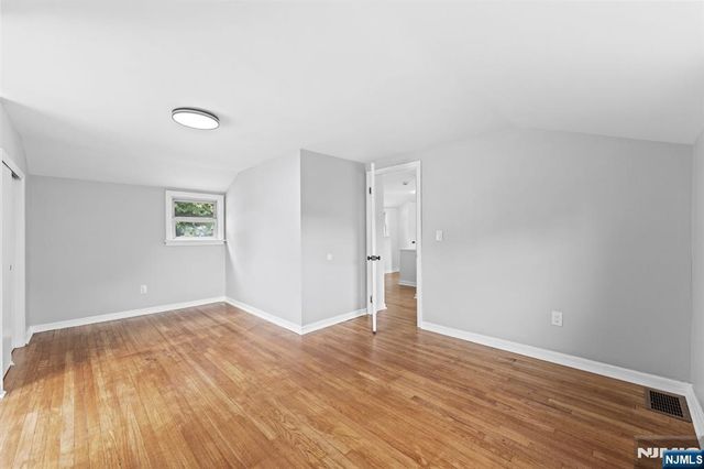 18 Farmingdale Avenue, Bloomfield, NJ 07003