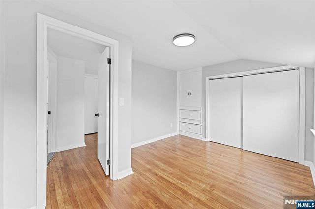 18 Farmingdale Avenue, Bloomfield, NJ 07003