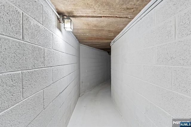 18 Farmingdale Avenue, Bloomfield, NJ 07003