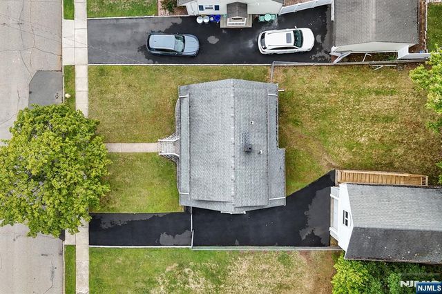 18 Farmingdale Avenue, Bloomfield, NJ 07003