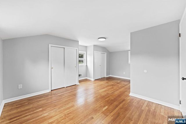 18 Farmingdale Avenue, Bloomfield, NJ 07003