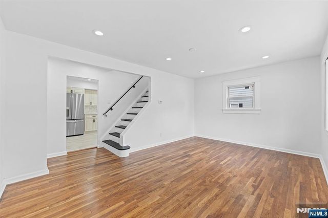 18 Farmingdale Avenue, Bloomfield, NJ 07003