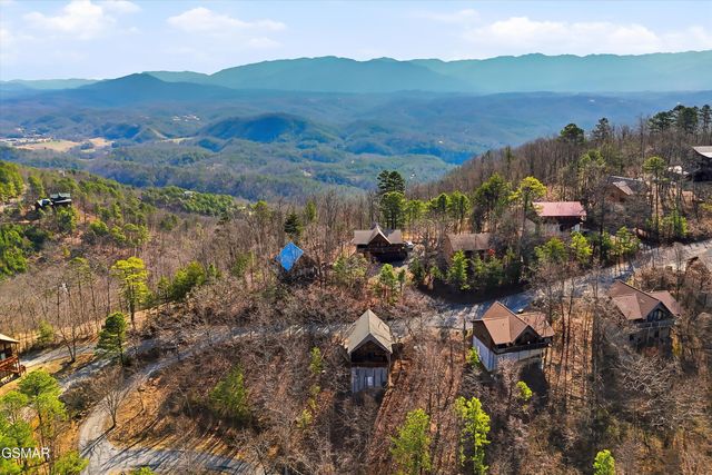 2856 Eagle Crest Way, Sevierville, TN 37876