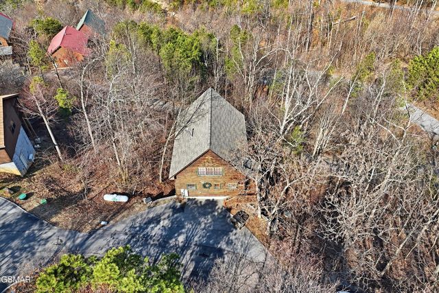 2856 Eagle Crest Way, Sevierville, TN 37876