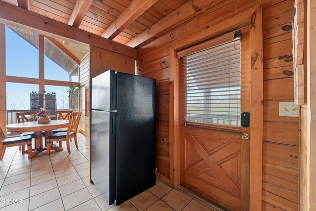 2856 Eagle Crest Way, Sevierville, TN 37876