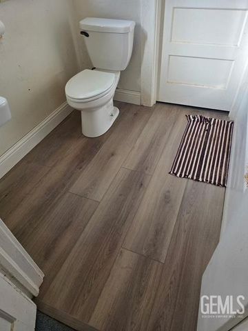 208 Moneta Avenue, Bakersfield, CA 93308