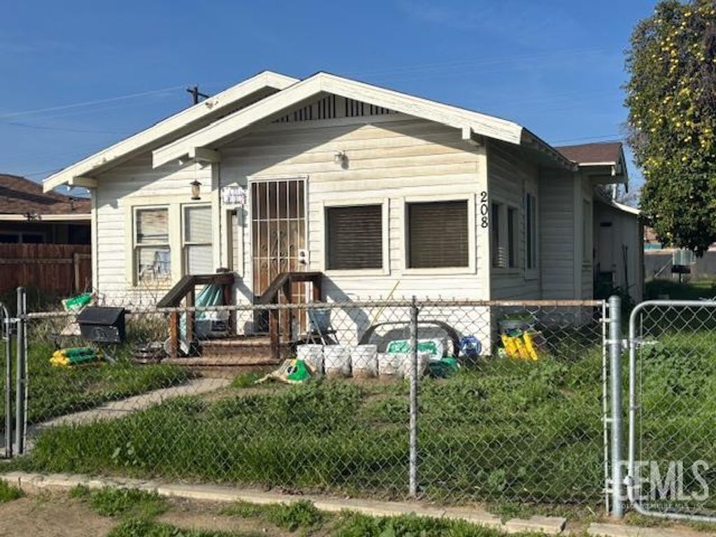 208 Moneta Avenue, Bakersfield, CA 93308
