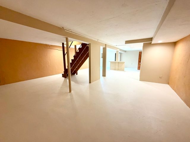 45 Dillon St, Worcester, MA 01604
