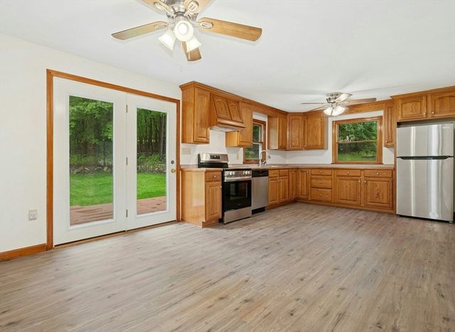 45 Dillon St, Worcester, MA 01604