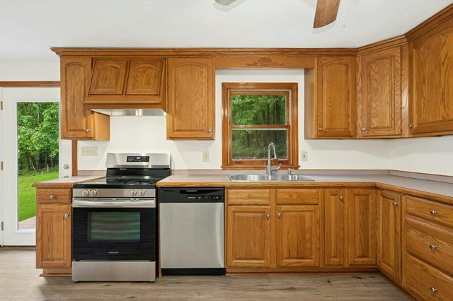 45 Dillon St, Worcester, MA 01604