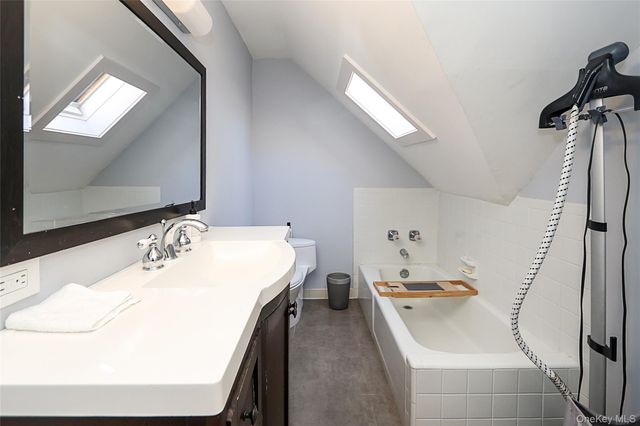 35 Francis Terrace, Glen Cove, NY 11542