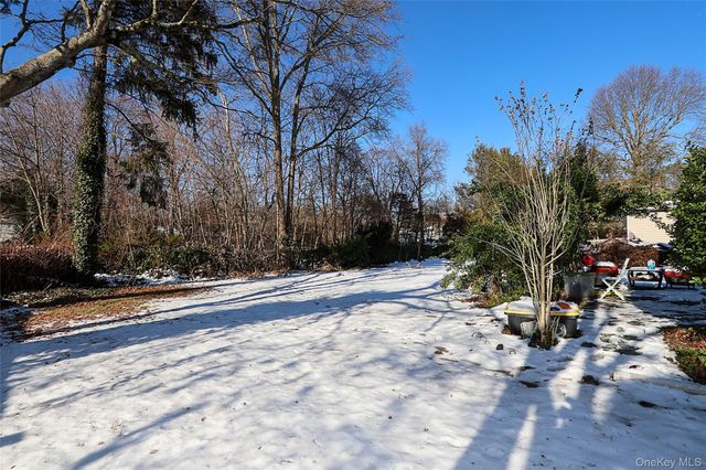 35 Francis Terrace, Glen Cove, NY 11542