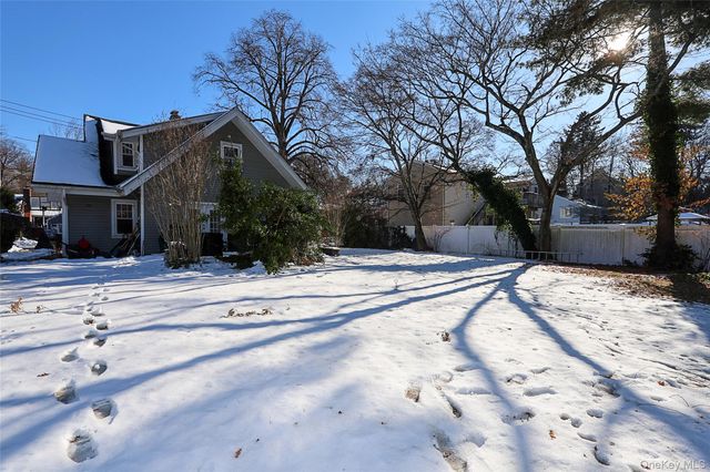 35 Francis Terrace, Glen Cove, NY 11542