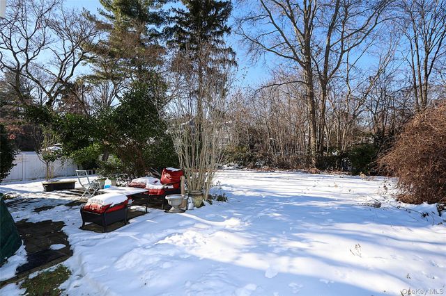 35 Francis Terrace, Glen Cove, NY 11542