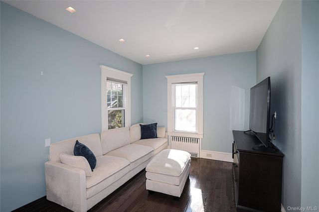 35 Francis Terrace, Glen Cove, NY 11542