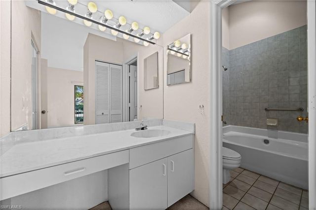 71 Emerald Woods DR # F2, Naples, FL 34108