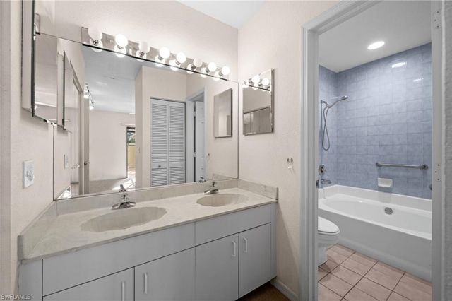 71 Emerald Woods DR # F2, Naples, FL 34108