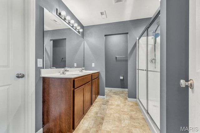 346 Charlestowne Place Drive, St Charles, MO 63301