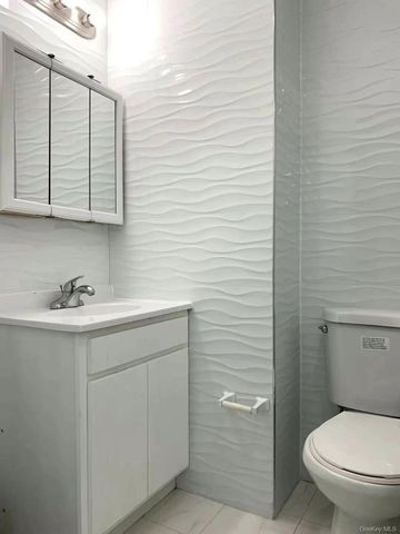 93-34 43rd Avenue 3FL, Flushing, NY 11373