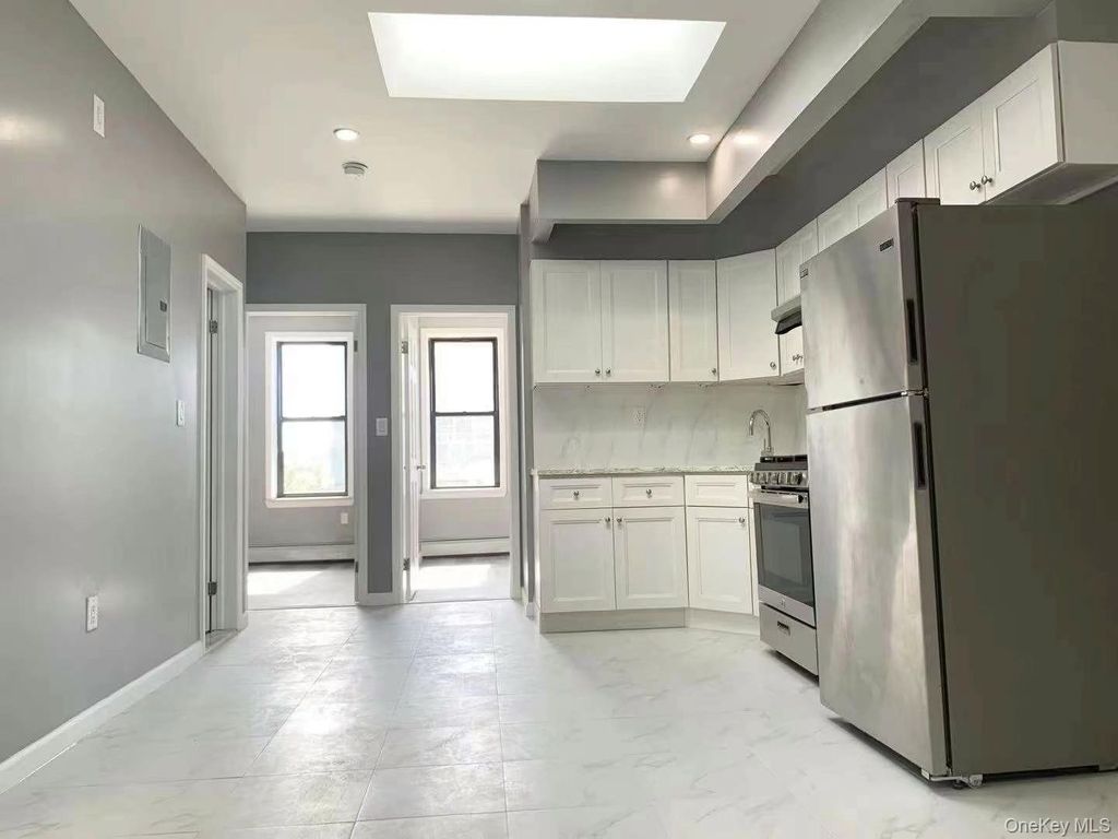 93-34 43rd Avenue 3FL, Flushing, NY 11373