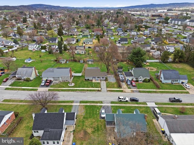 139 SYLVAN DR, York, PA 17402