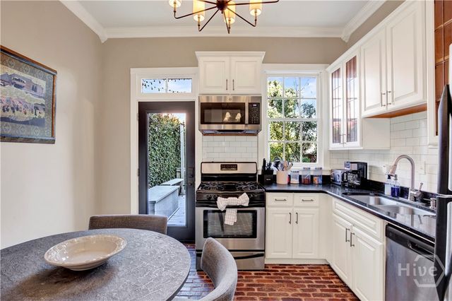 524 E Jones Street, Savannah, GA 31401