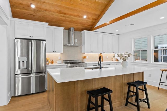 7 Larnes Street, Charleston, SC 29403