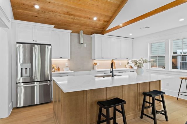 7 Larnes Street, Charleston, SC 29403