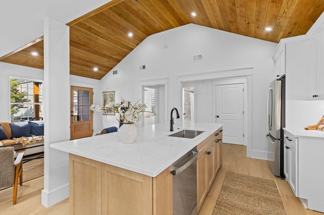 7 Larnes Street, Charleston, SC 29403