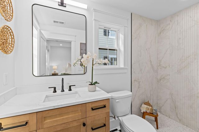 7 Larnes Street, Charleston, SC 29403