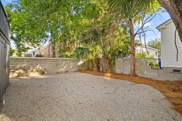 7 Larnes Street, Charleston, SC 29403