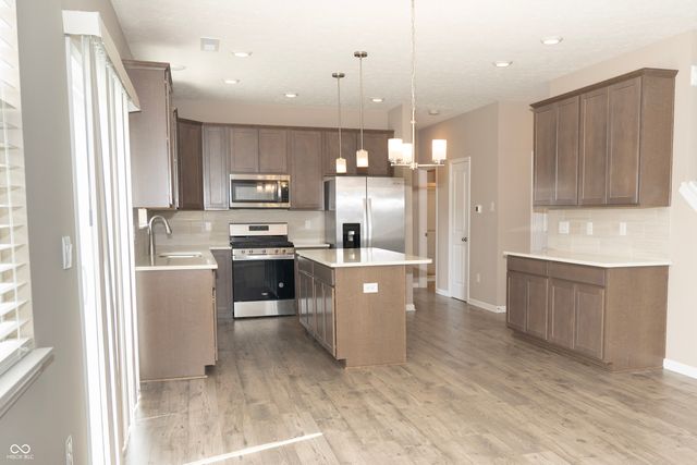 160 Thorpe Drive, Whiteland, IN 46184
