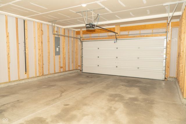 160 Thorpe Drive, Whiteland, IN 46184