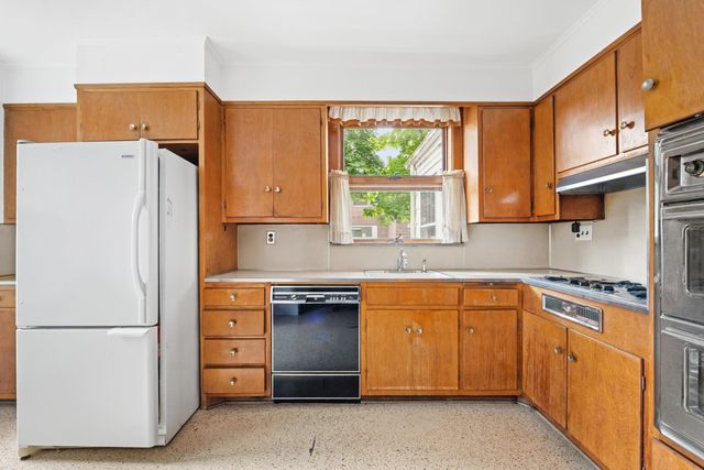 819 ROANOKE AVE, Elizabeth, NJ 07208